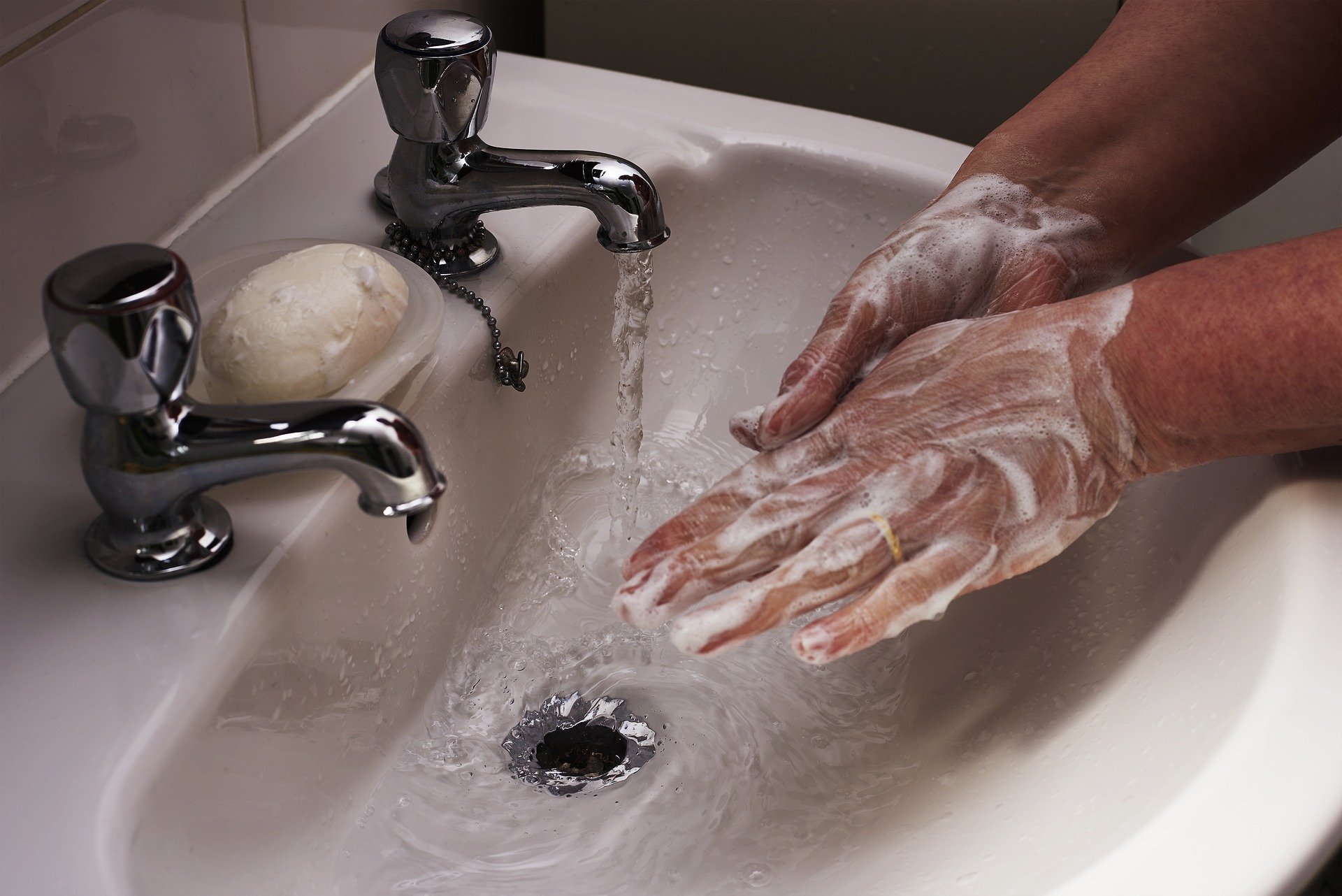LAVAGE DES MAINS EAU SAVON libres de droits