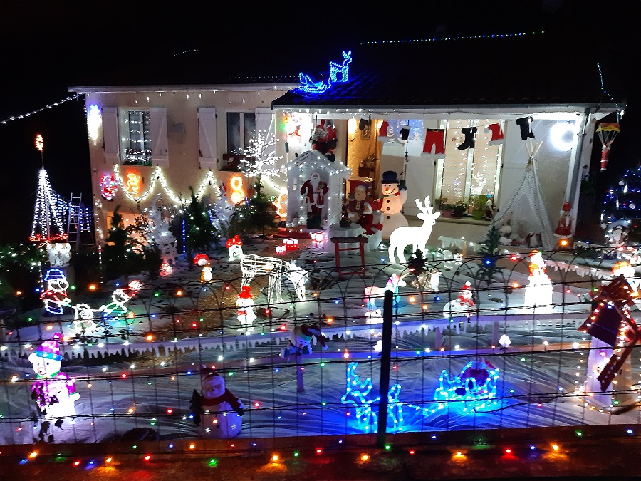 maison illuminee m et mme Guary