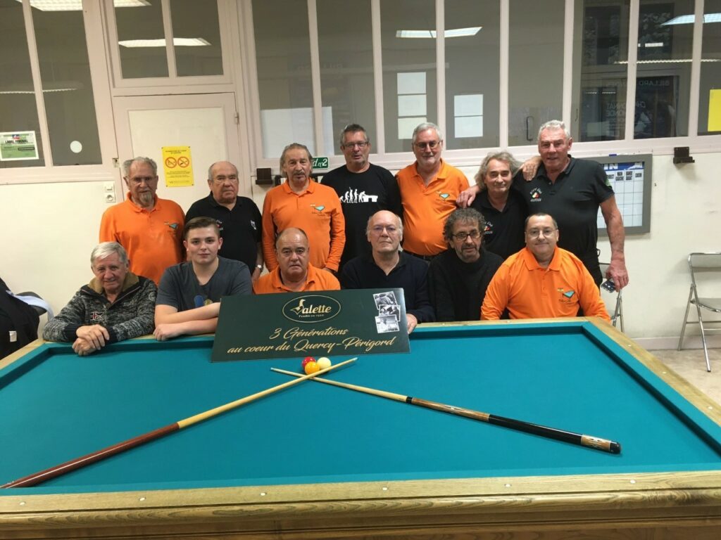 BILLARD CLUB
