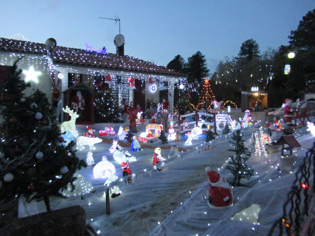 Impasse Voltaire, le jardin est illuminé ✨